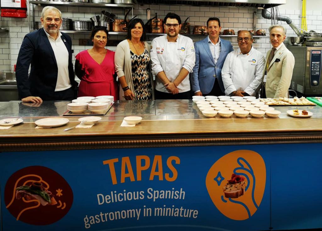 Saborea Segovia y Saborea Valladolid representan la gastronomía española en la ciudad de Tel Aviv en el marco del Shalom España 2023 organizado por Turespaña.
