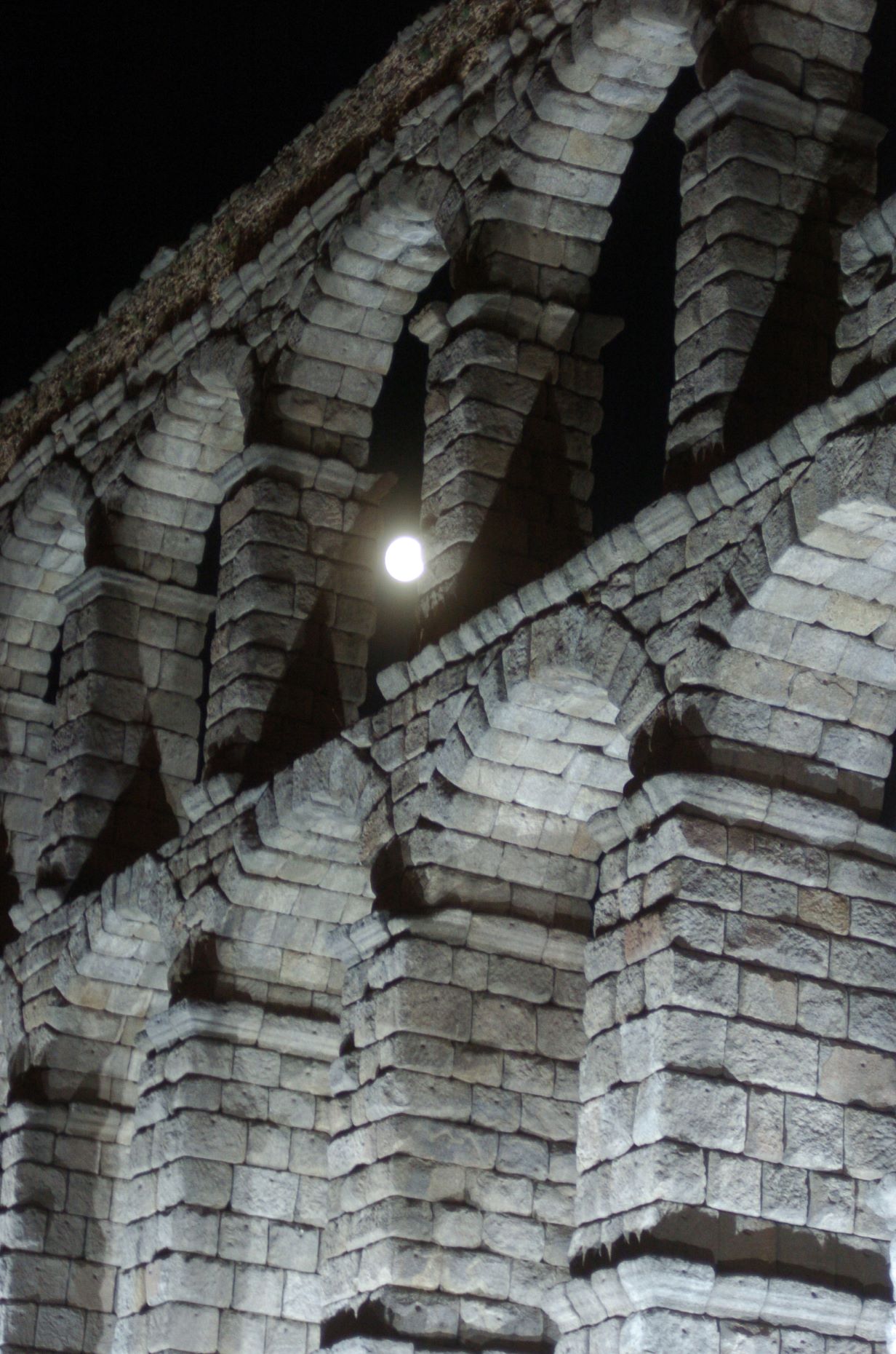 Detalle Acueducto y luna