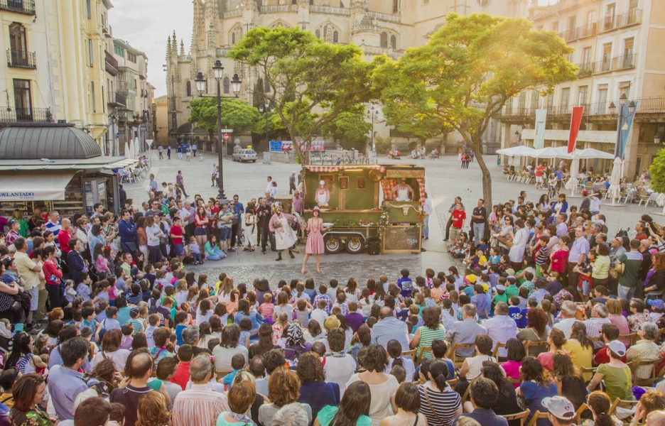 Titirimundi. Espectáculo en la Plaza Mayor. Edición 2023.