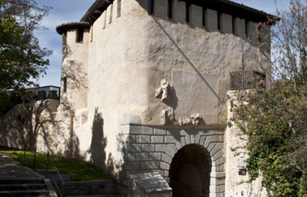 30 PUERTA DE SANTIAGO 30 PUERTA DE SANTIAGO