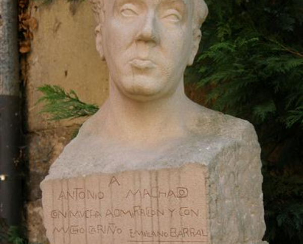 Busto Antonio Machado