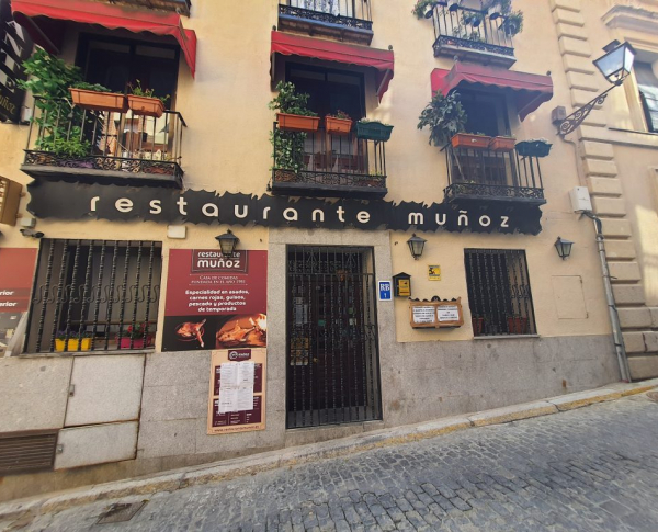 Fachada. Restaurante Muñoz